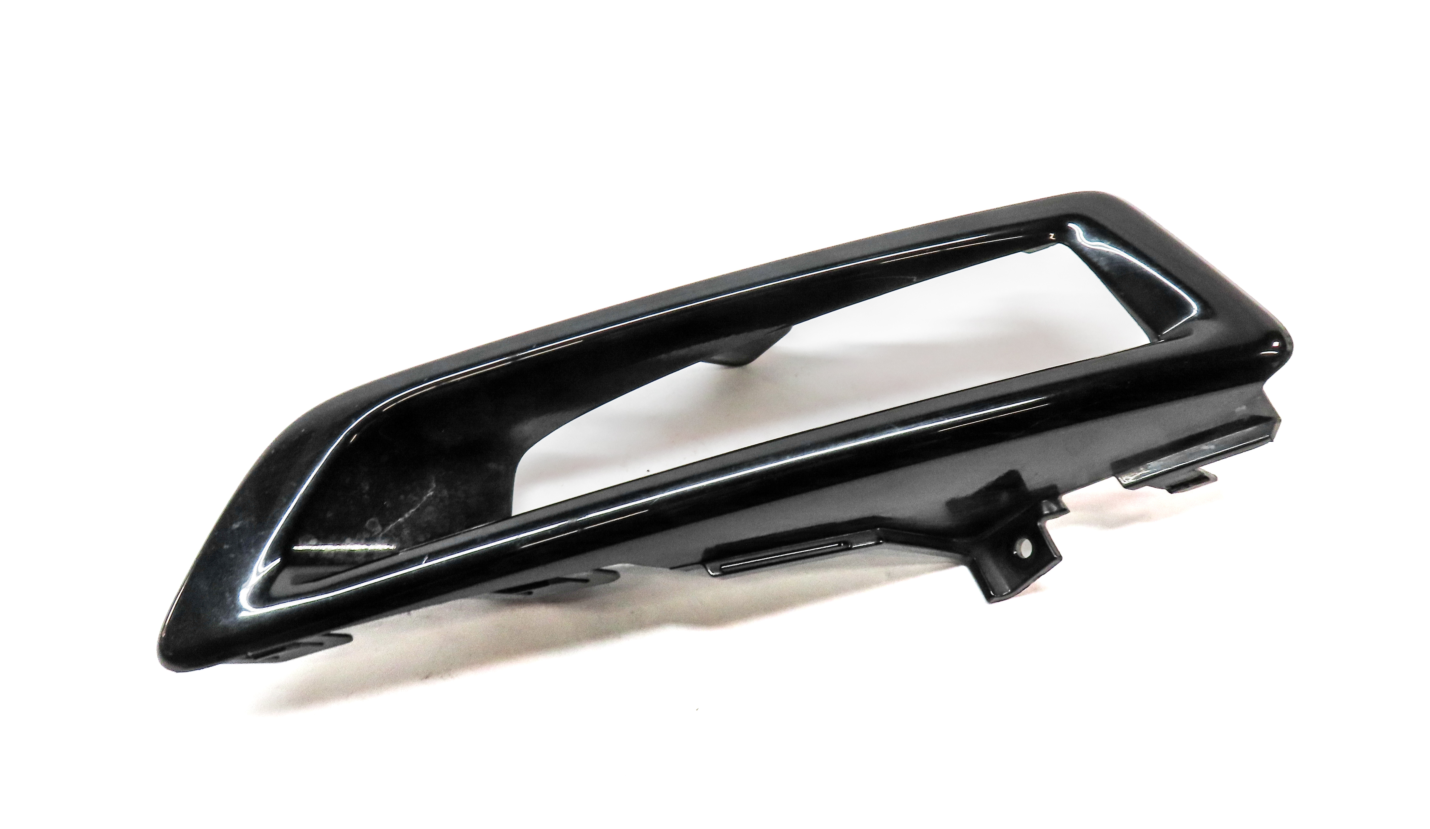 2016 LAND DISCOVERY SPORT (L550) FRONT RIGHT PASSENGER FOG LIGHT FOGLIGHT TRIM — exact item pictured